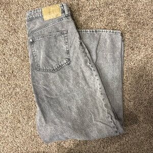H&M baggy loose fit, high waist jeans 
Size US: 10